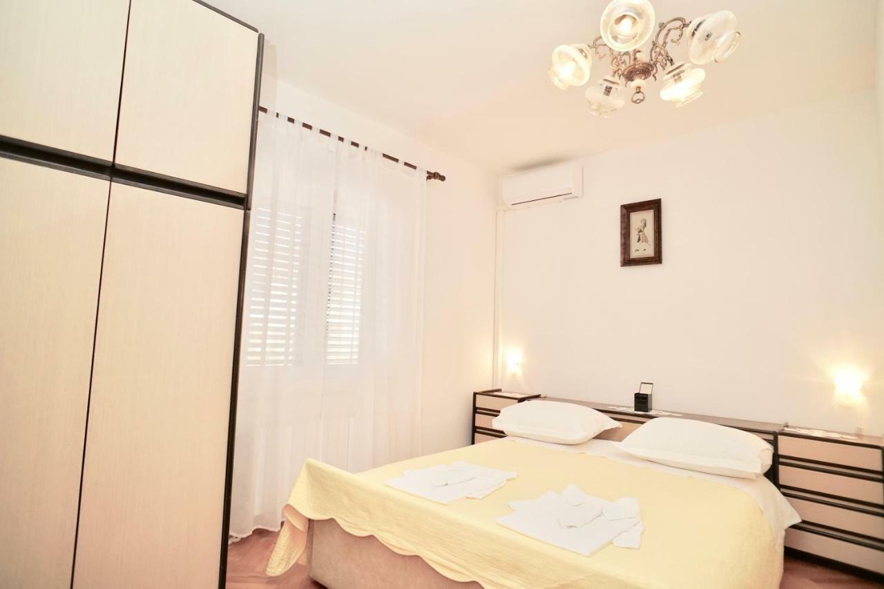 House Mariposa Hotel Trogir Buitenkant foto